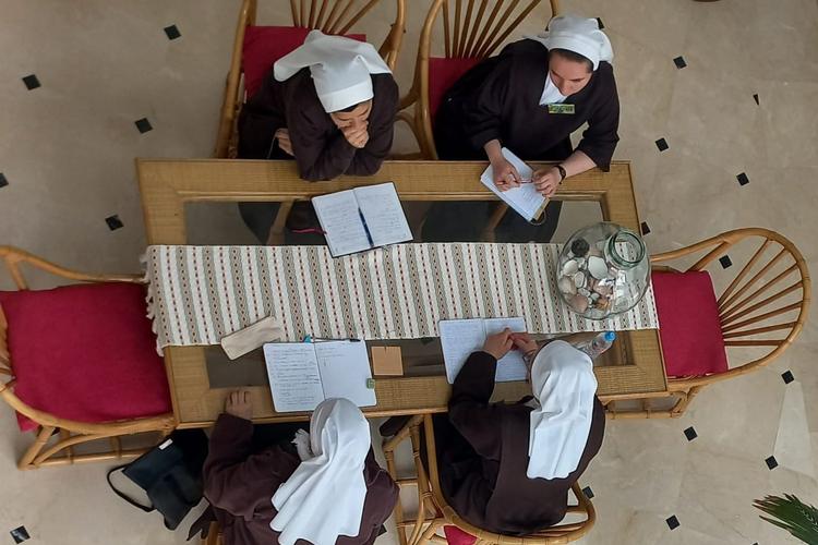 VALLE DE ABDALAJÍS. Ejercicios para laicos y religiosos, en agosto