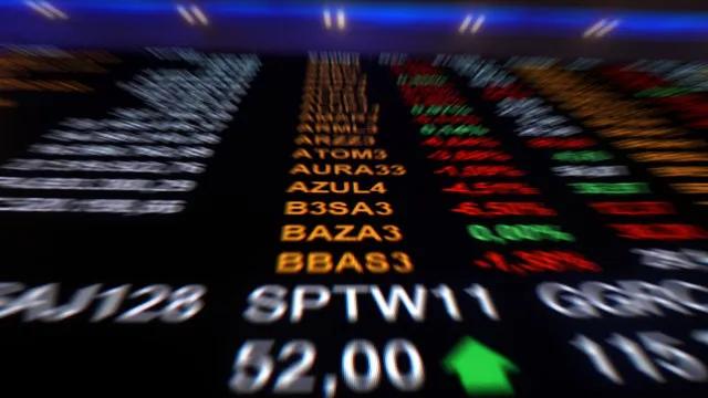 Ibovespa cai e dólar fecha estável em dia de tensão externa