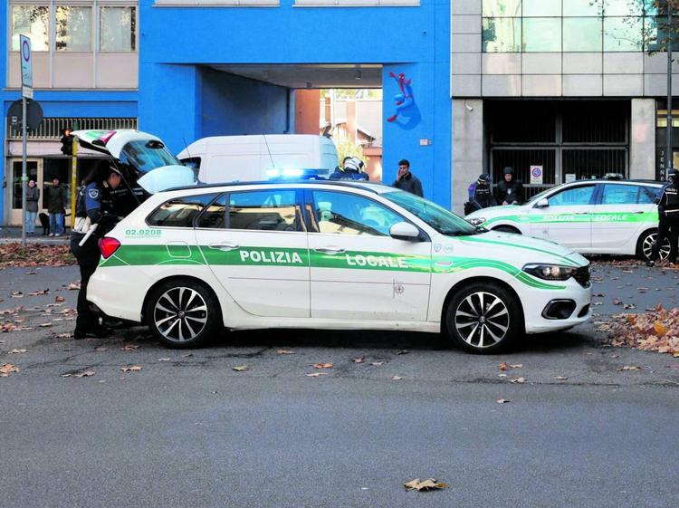 Coniugi travolti sulle strisce: lui muore, lei è grave