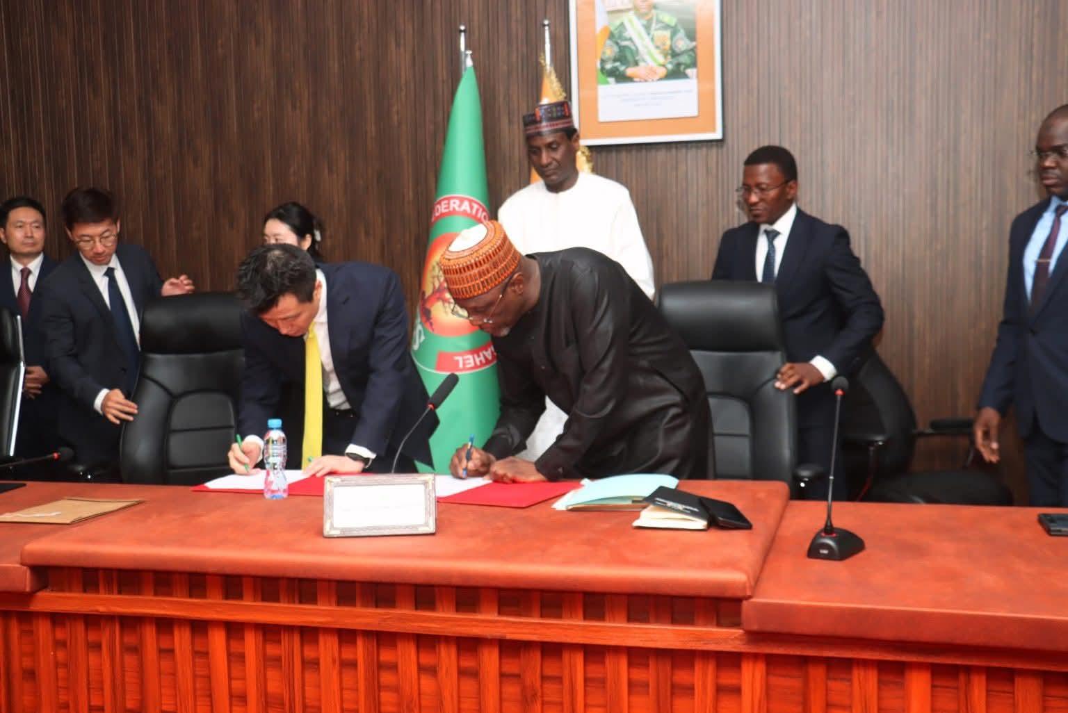 Niamey signe un accord pétrolier gagnant avec Pékin