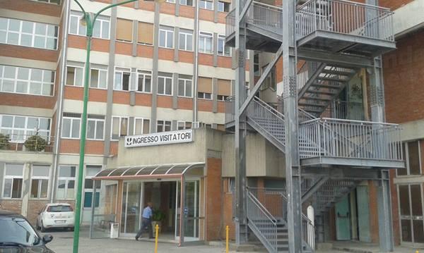 Ospedali a sud di Salerno: disagi ad Oliveto Citra ed Eboli tra caldo e stop elettrico