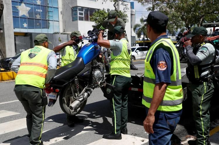 Intensifican operativos contra motociclistas que infringen la Ley de Tránsito