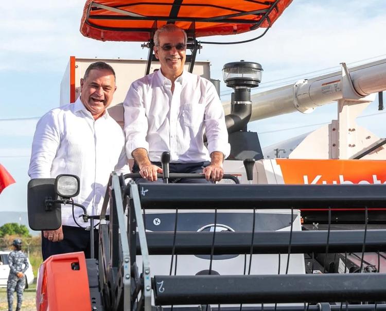 Abinader pide a agricultores continuar tecnificándose para eliminar la mano de obra extranjera
