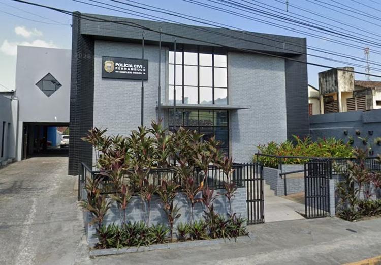 Mãe e filha adolescente são assassinadas a tiros dentro de casa