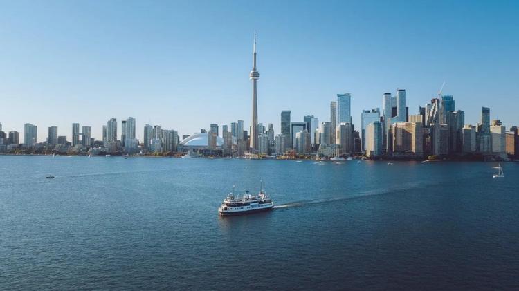 Toronto cosmopolita e multicultural: uma cidade divertida para desvendar