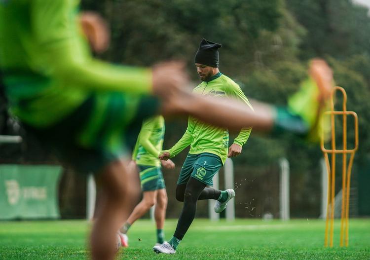 Com desfalque e reforço na zaga, Juventude abre preparação para confronto diante do Fortaleza