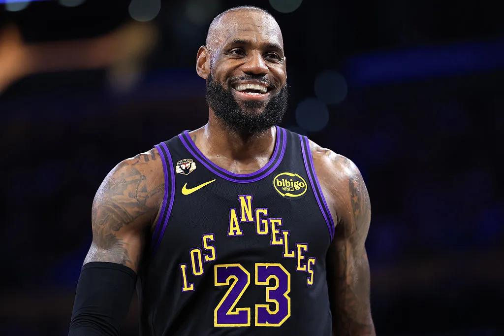 REPORT: LeBron James Signs with the Philadelphia 76ers