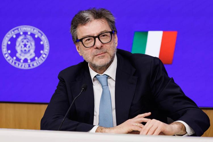 Dfp, Giorgetti mette i conti in sicurezza