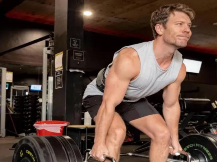 Os homens que estão criticando as tendências de 'masculinidade' nas redes sociais