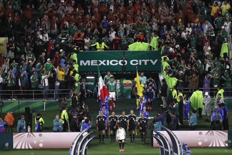 FIFA investigaría a la FMF por reaparición del grito homofóbico en el Mundial 2026