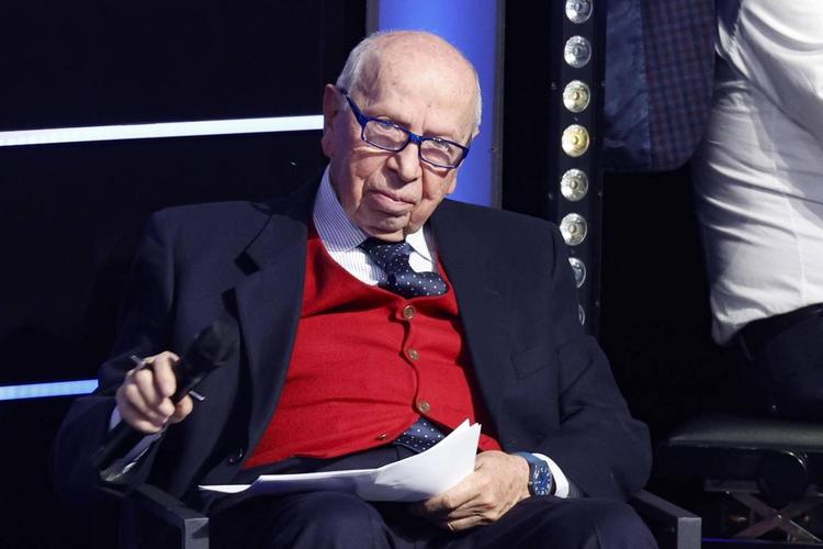"Premier saggia, Donald sbaglia, ormai è isolatissimo. La Nato è difensiva"