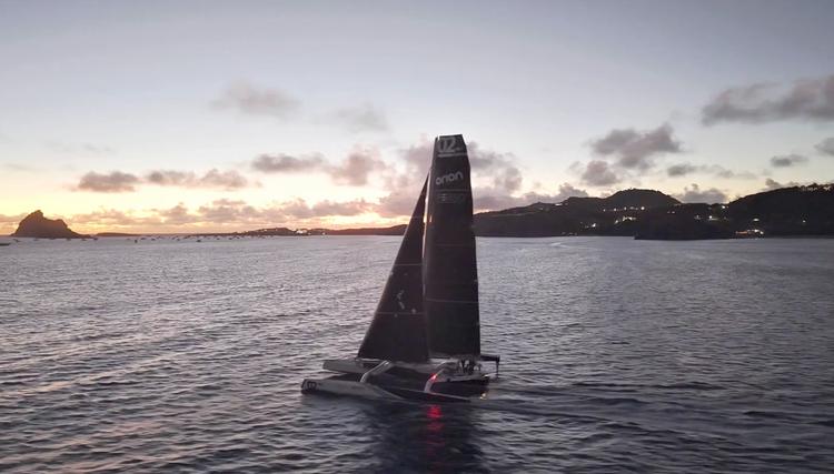 Orion bate recorde de 19 anos e conquista Fita Azul da Regata Recife-Fernando de Noronha