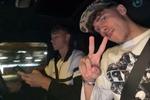 La foto de Huijsen y Pitarch que está dando que hablar: una mano en el volante y la otra en el móvil