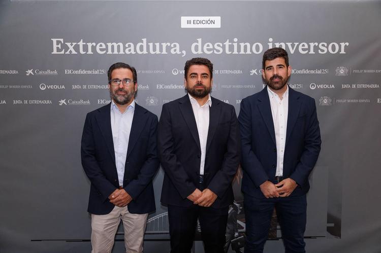 Francisco Javier Mesa, Javier Sánchez Romero y Asier Cumbreño de Veolia.