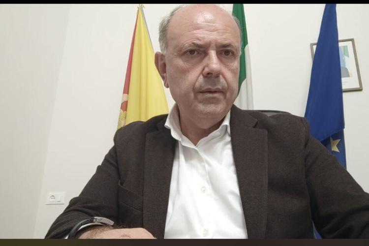 MIDILI: “MILAZZO DEVE CONTARE DI PIÙ. LA CITTÀ PROTAGONISTA NELLE SCELTE SUL PORTO E SUL TERRITORIO”/ Il sindaco annuncia una nuova fase del mandato: confronto con le istituzioni e rilancio del progetto civico di centrodestra