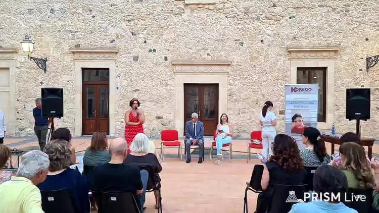 Dalle scene del teatro classico e della TV alla pagina scritta: l'incontro con Carmelinda Gentile. Molti di voi la conos...