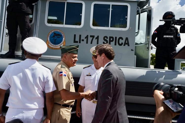 Armada Dominicana recibe lancha de US$1.9 millones donada por Estados Unidos para reforzar vigilancia marítima
