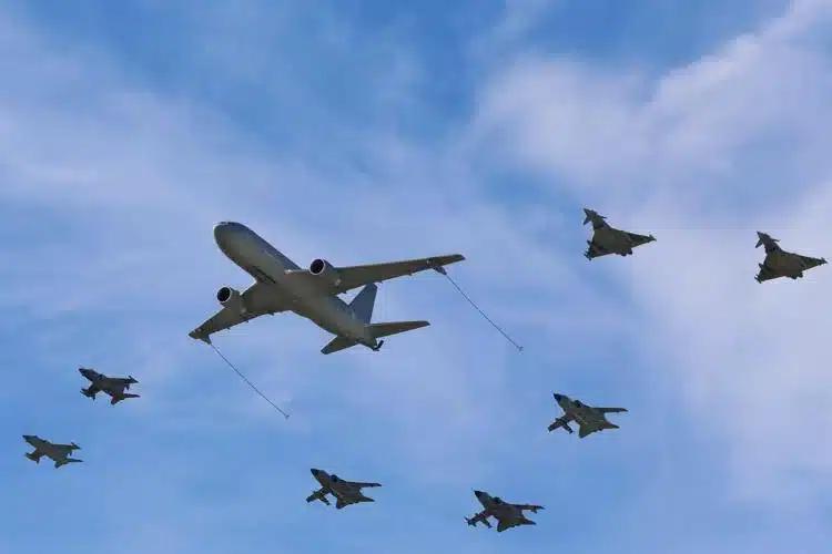 Lettonia, caccia Nato abbatte un drone entrato nello spazio aereo: nuova tensione con la Russia