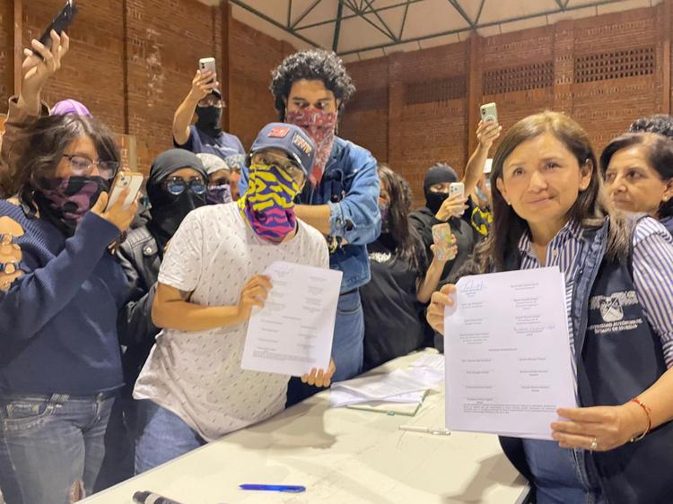 Pactan clases en la UAEM; se mantiene el paro
