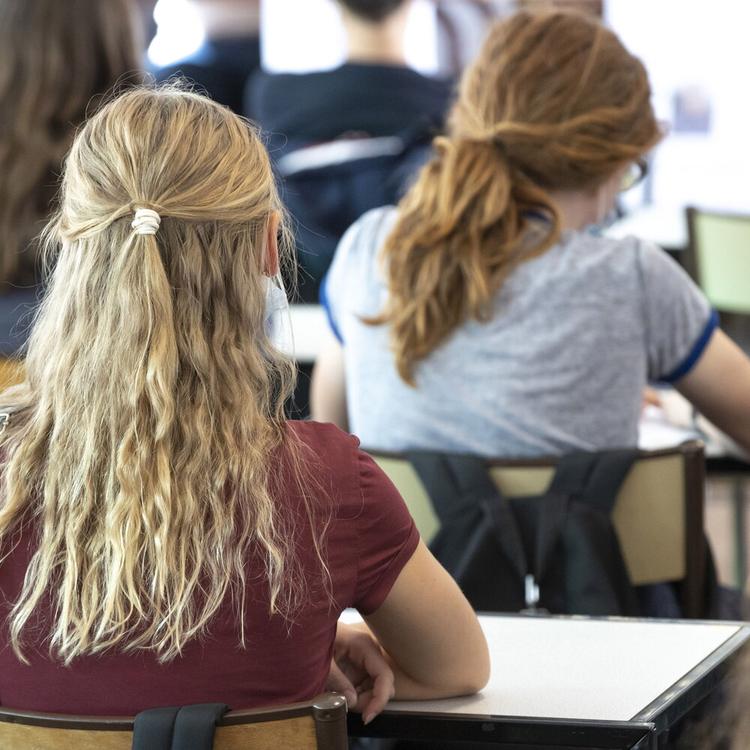 Afa e precari 'scaldano' il ritorno in classe. Scuola al via il 7 settembre
