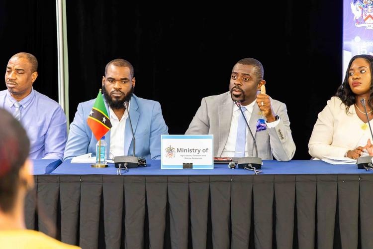 Duggins Hosts Second Quarter Press Conference