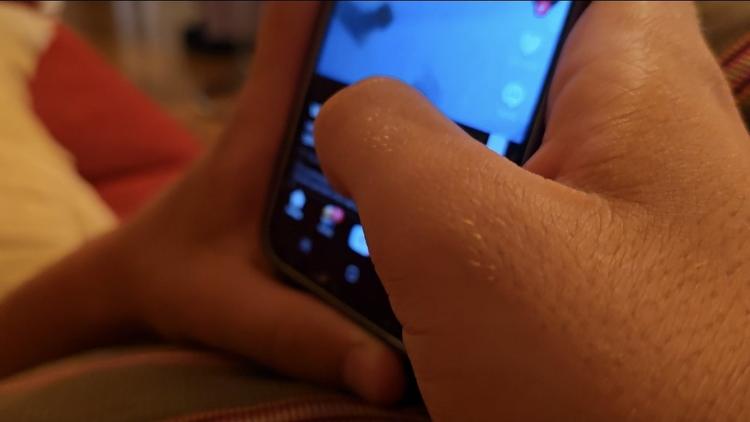 Social: ragazzi vittime dello scrolling