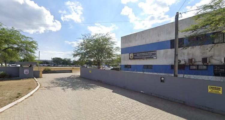 Dono de lava a jato é morto a tiros dentro do próprio estabelecimento em Caruaru