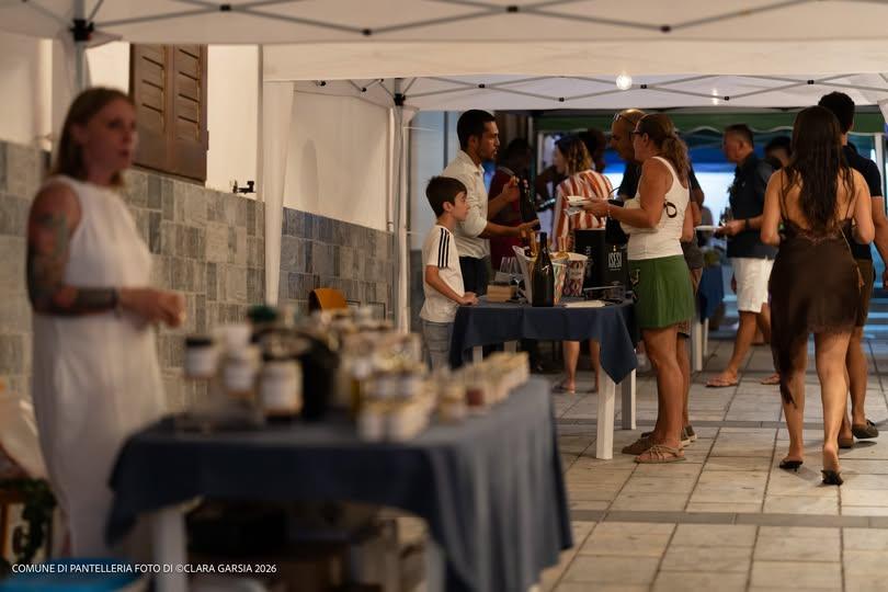Questa sera, martedì 25 agosto, torna per l’ultima serata uno degli appuntamenti più gustosi dell’estate pantesca. 📍 Pi...