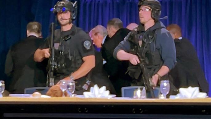 فيديو.. لحظة إجلاء الرئيس ترامب بعد إطلاق نار