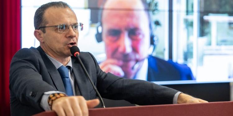 Cateno De Luca: "Schifani isolato, la Sicilia non è merce di scambio"