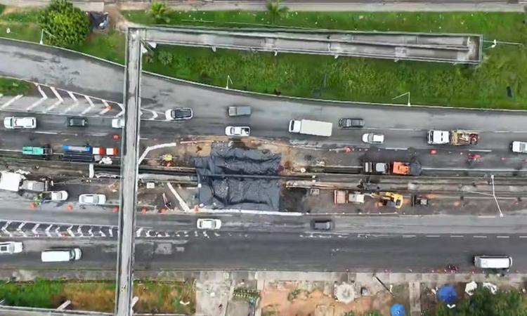 Circulação de água em aterro provocou cratera na BR-324, diz DNIT