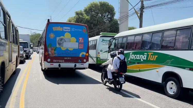 Greve dos trabalhadores do transporte especial chega ao fim após acordo em Manaus