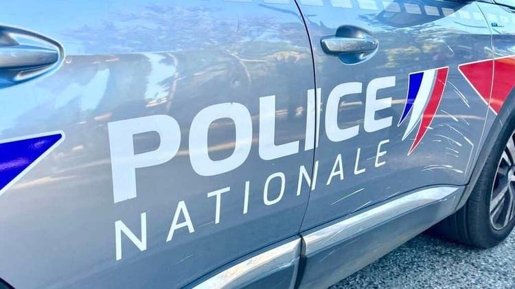 Nîmes : colis suspect, la rue Régale fermée, les démineurs sur place