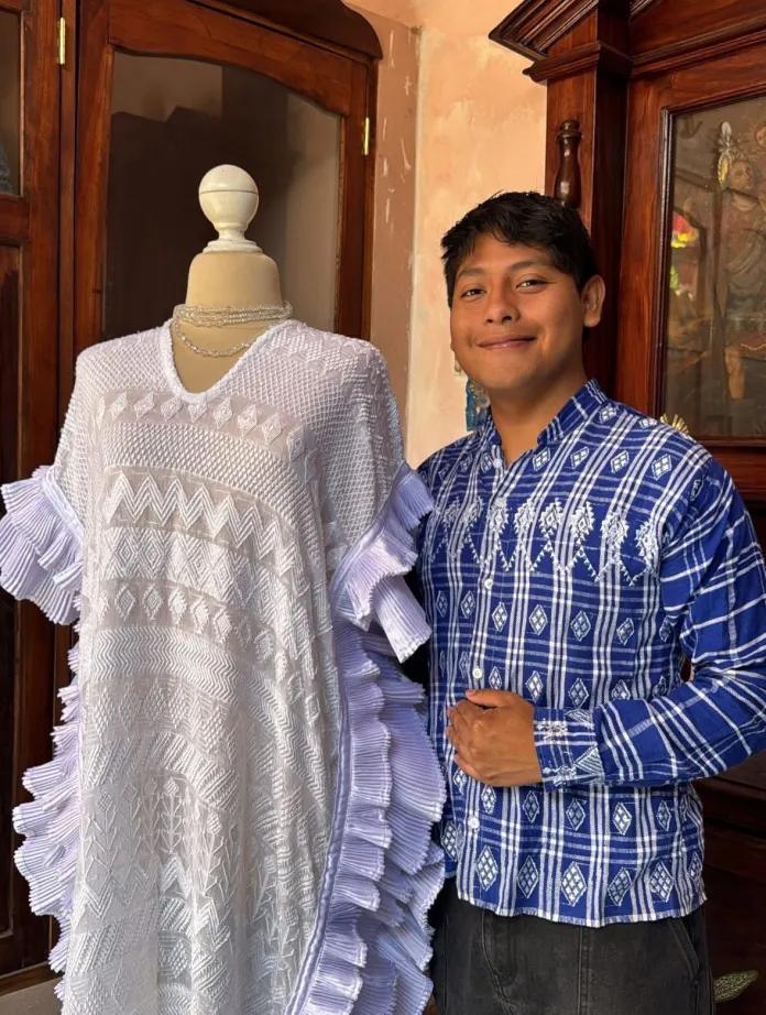 Vestido chiapaneco brilló en la ceremonia del Mundial