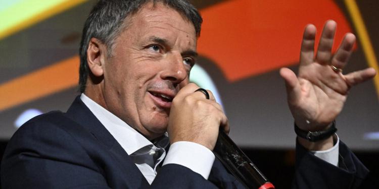 Renzi presenta il libro a Milano: "Se Conte vincesse le primarie lo sosterrei al governo"