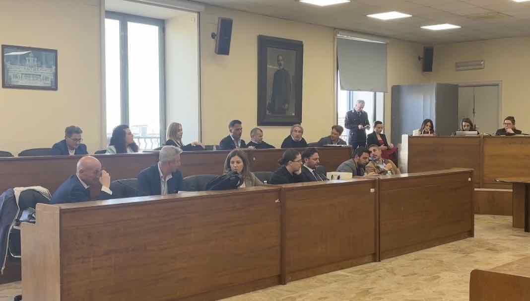 Aversa, la maggioranza fa quadrato intorno al sindaco Matacena: “Squadra unita e coesa”
