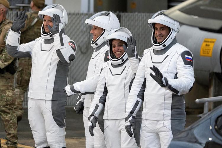 Nasa lança missão Crew-13 com quatro astronautas rumo à Estação Espacial Internacional