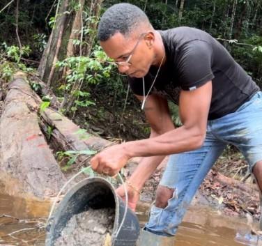 Première autorisation d'exploitation d'un ancien site d'orpaillage illégal accordée à un opérateur local