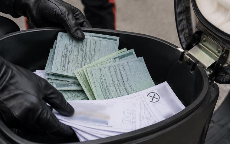 Mugnano, tessere elettorali e fac-simile con preferenze già segnate: denunciato 49enne per corruzione elettorale