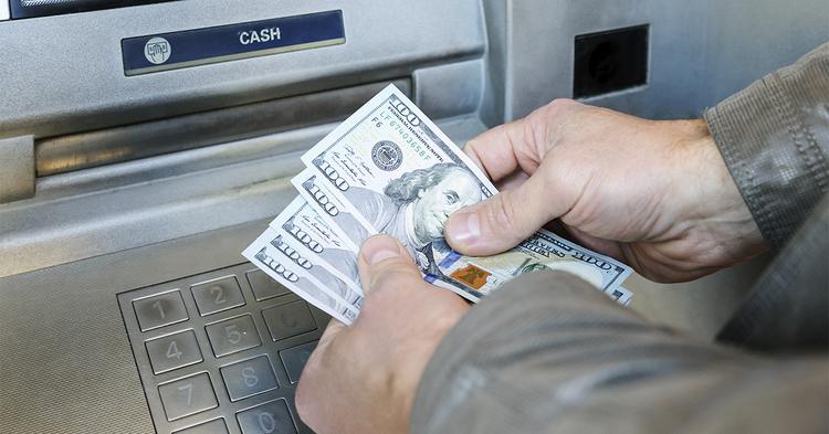 Dólar cai a R$ 5,08 e atinge menor valor em um mês
