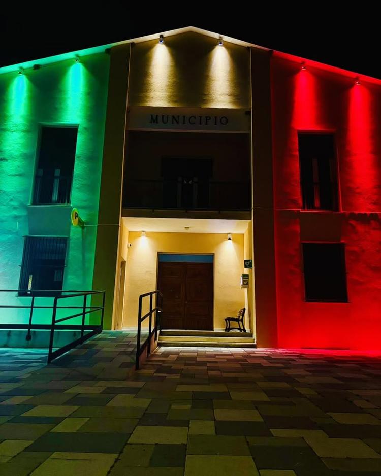 🔶Una luce Tricolore per celebrare il #lavoro, cuore pulsante della nostra comunità. Grazie a tutti i lavoratori che con...