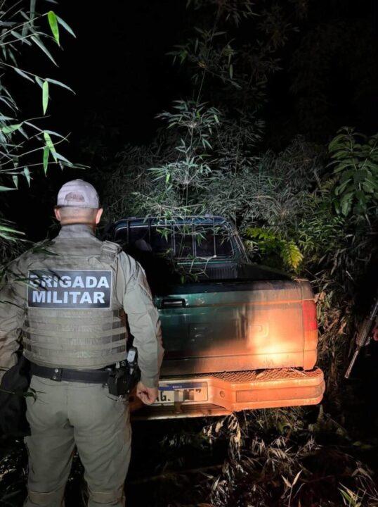 Camionete furtada em Tapera é encontrada escondida em mata no interior de Ibirubá