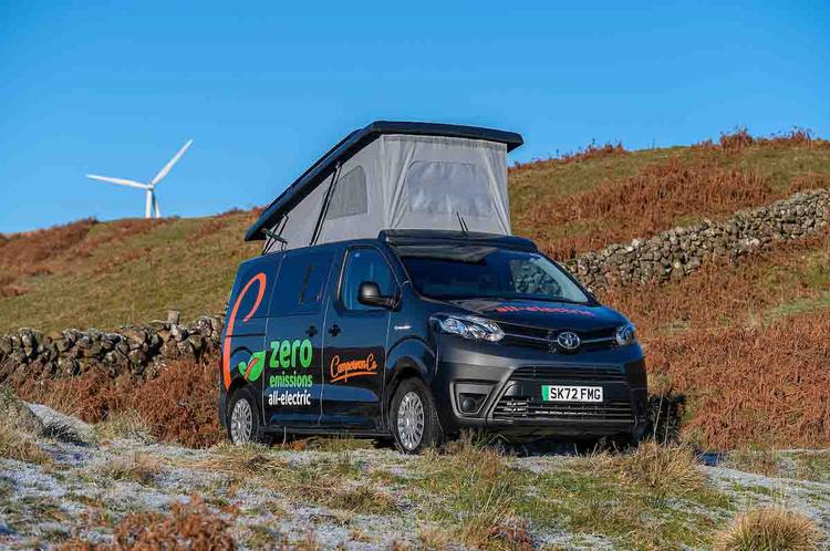 Camping avec un van électrique : objectif zéro emission pour le Toyota Proace Eco REVOLUTION