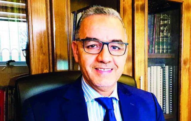 محمد أبو الحسين: تبرير منع الجمع بين التعليم العالي والمحاماة بحماية المحامين الشباب وهم