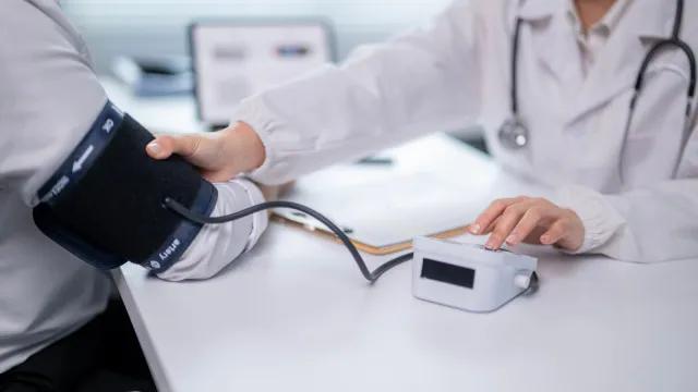 Pressão Alta: um a cada quatro adultos no Brasil convive com a condição