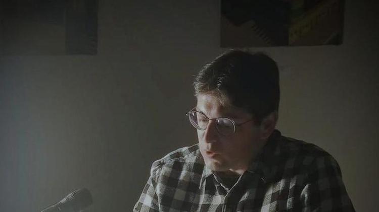 Manuel Valero, poeta: "La clave de una poesía sincera reside en traicionar la norma literaria establecida"