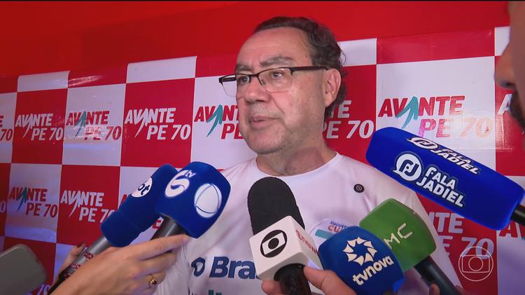 Augusto Cury, candidato do Avante à Presidência, faz campanha em Pernambuco