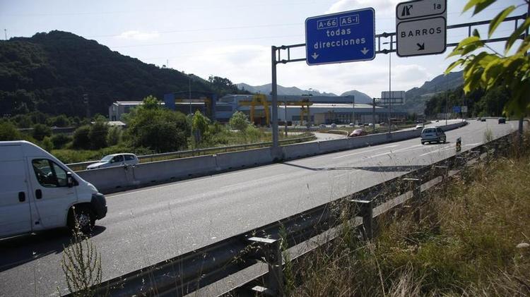 Galicia toma posiciones para arrebatar a Asturias la segunda fábrica de Indra