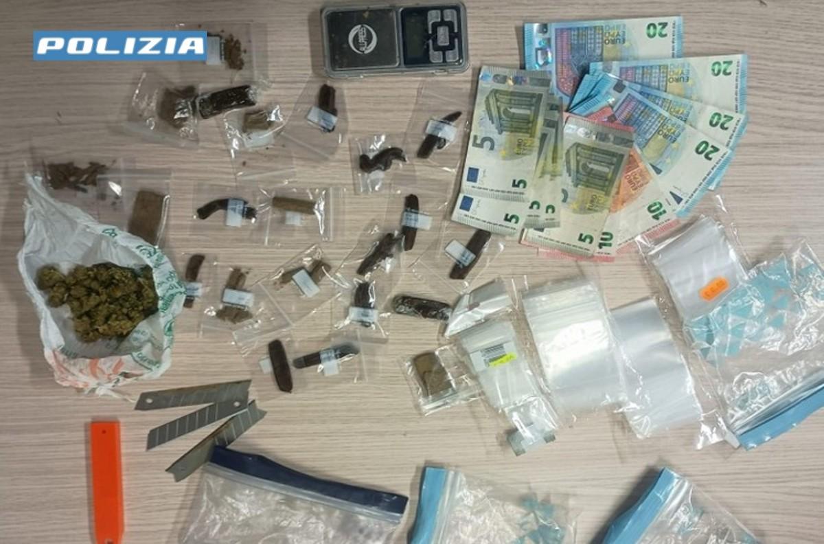 Frattamaggiore, sorpreso a spacciare droga mentre è ai domiciliari: arrestato 30enne