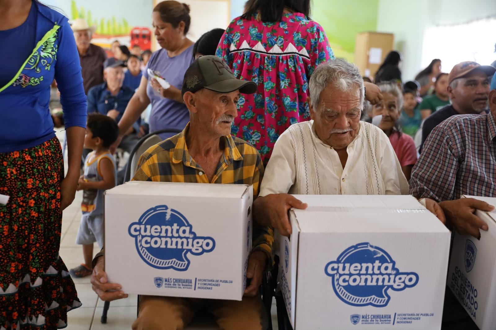 Distribuye Estado apoyos alimentarios en la colonia Ladrilleras Norte